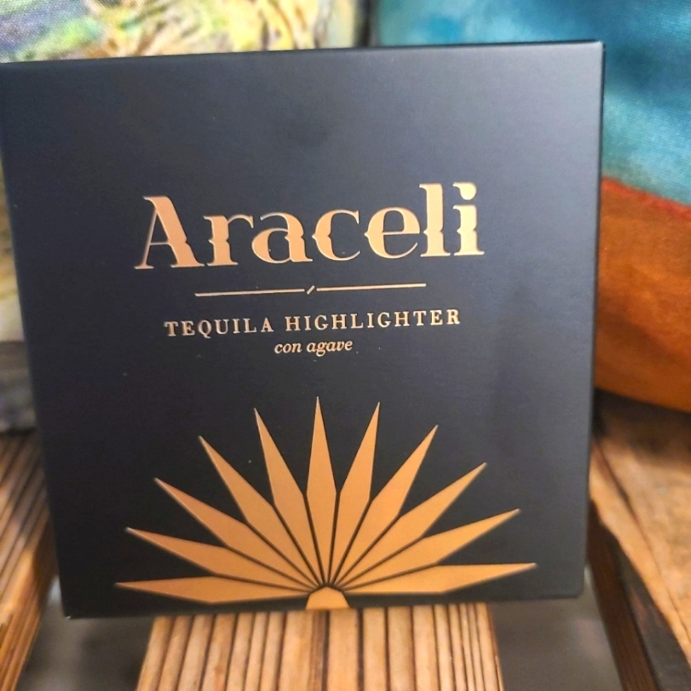 Araceli Tequila Highlighter